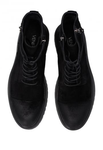 Ботинки на шнуровке