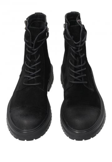 Ботинки на шнуровке