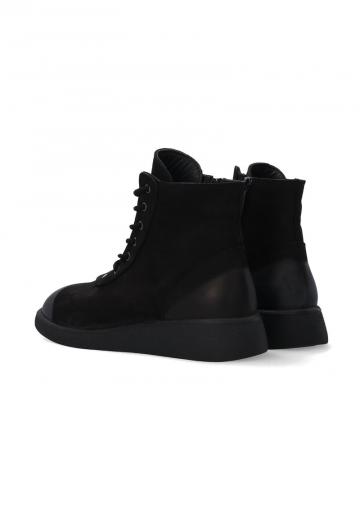 Сапожки на танкетке