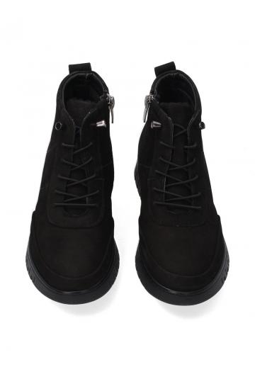 Ботинки на шнуровке