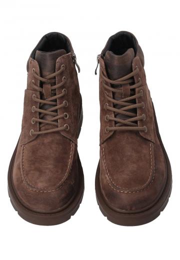 Ботинки на шнуровке