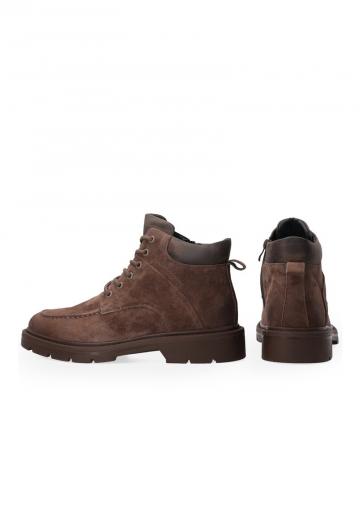 Ботинки на шнуровке