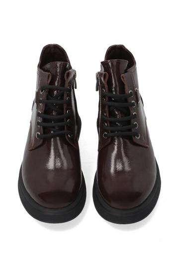 Ботинки на шнуровке