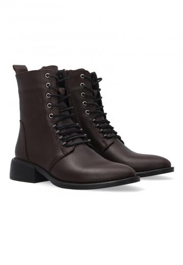 Ботинки на шнуровке