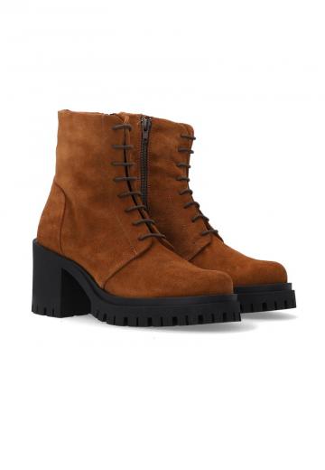 Полусапожки на высоком каблуке