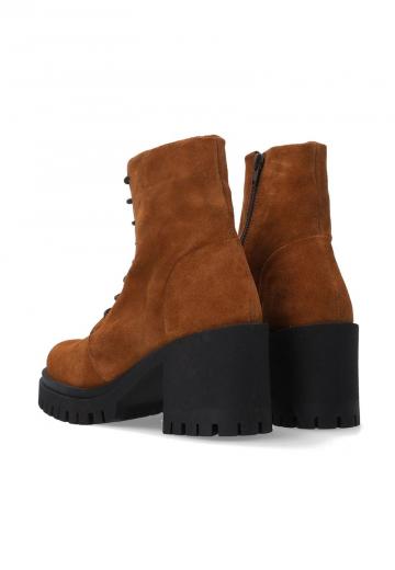 Полусапожки на высоком каблуке