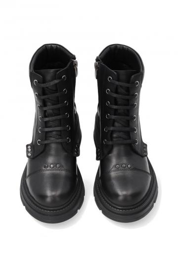 Ботинки на шнуровке