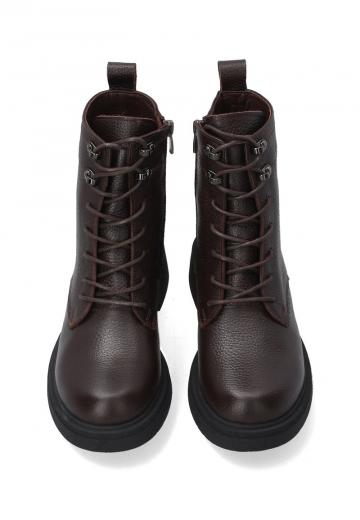 Ботинки на шнуровке