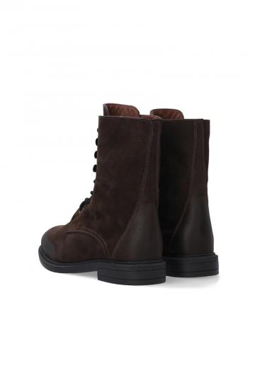 Ботинки на шнуровке