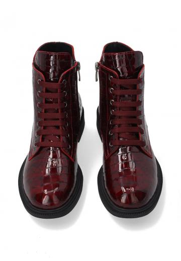 Ботинки на шнуровке