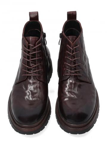 Ботинки на шнуровке