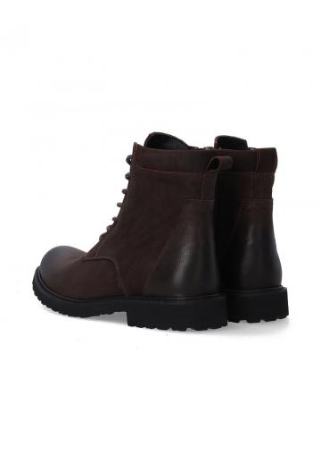 Ботинки на шнуровке