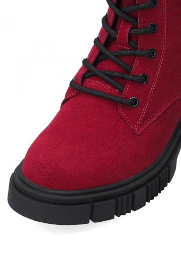 Ботинки на шнуровке