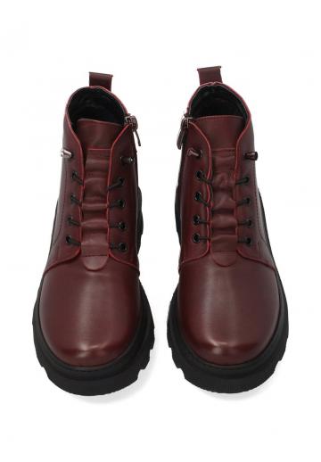 Ботинки на шнуровке