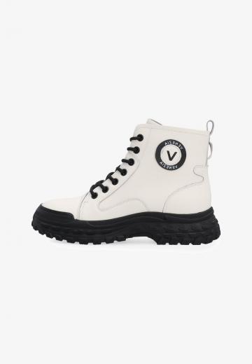 Ботинки на шнуровке