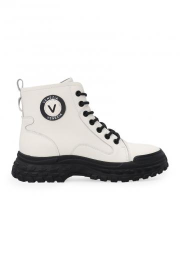 Ботинки на шнуровке