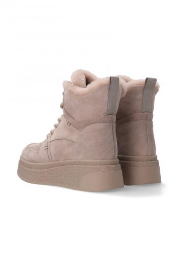 Сапожки на танкетке