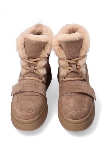 Сапожки на танкетке