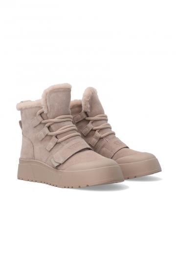 Сапожки на танкетке