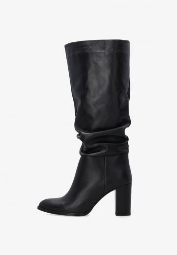 Высокие сапоги