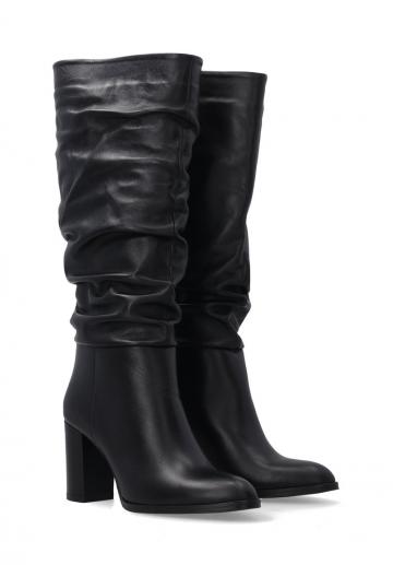 Высокие сапоги