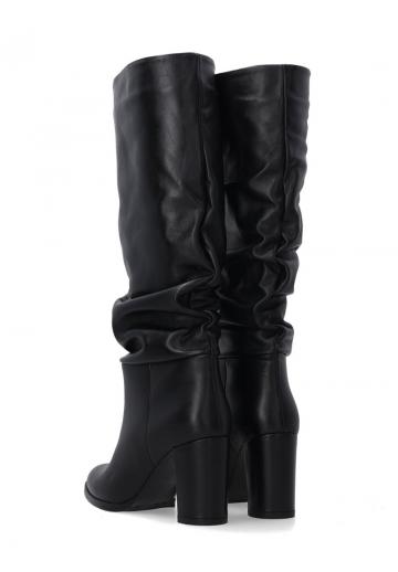 Высокие сапоги