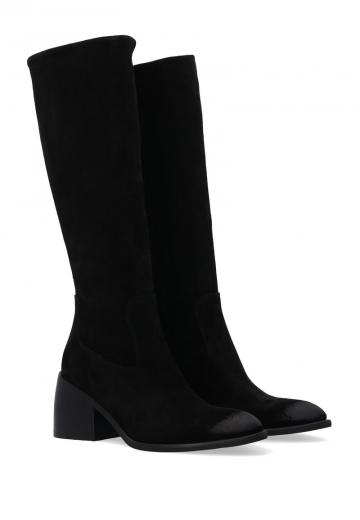 Высокие сапоги