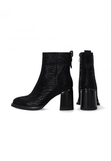 Полусапожки на высоком каблуке