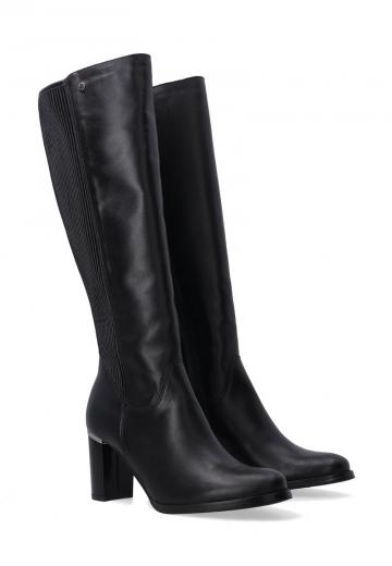 Высокие сапоги