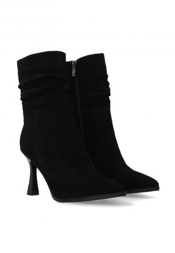 Полусапожки на высоком каблуке