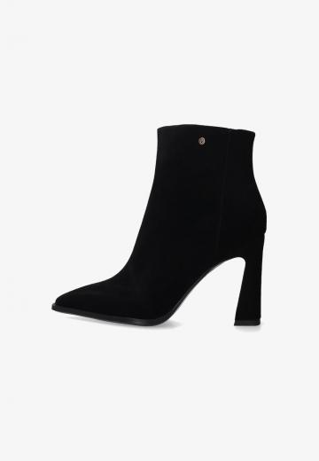 Полусапожки на высоком каблуке