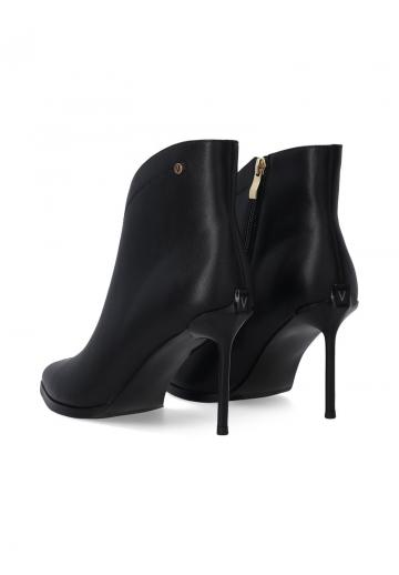 Полусапожки на высоком каблуке