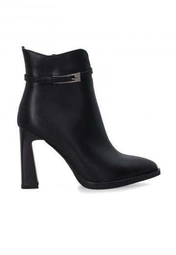 Полусапожки на высоком каблуке