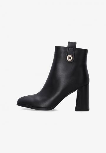 Полусапожки на высоком каблуке