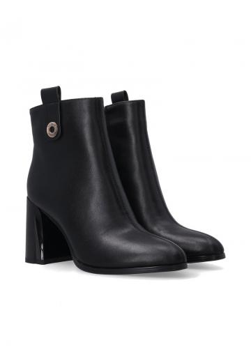 Полусапожки на высоком каблуке