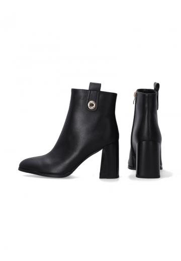 Полусапожки на высоком каблуке