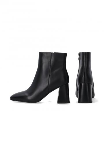 Полусапожки на высоком каблуке