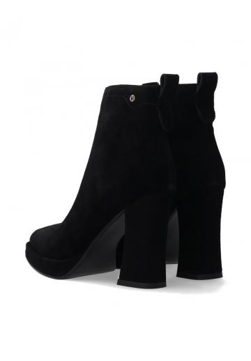 Полусапожки на высоком каблуке