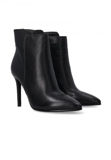 Полусапожки на высоком каблуке