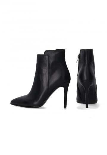 Полусапожки на высоком каблуке