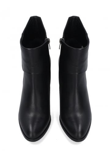 Полусапожки на высоком каблуке