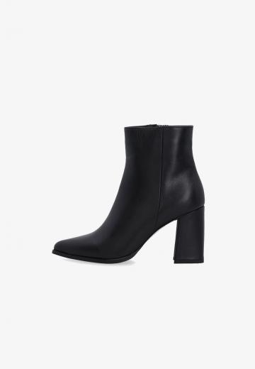 Полусапожки на высоком каблуке