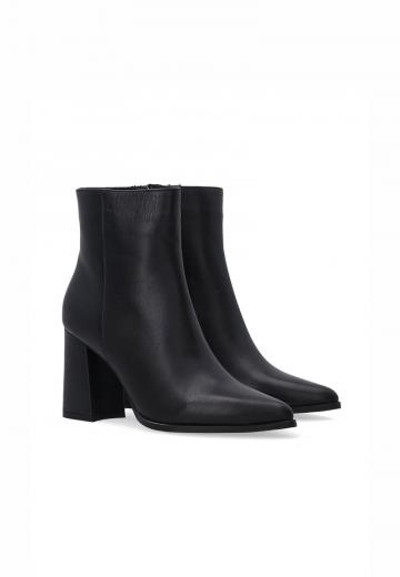 Полусапожки на высоком каблуке