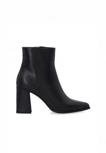 Полусапожки на высоком каблуке