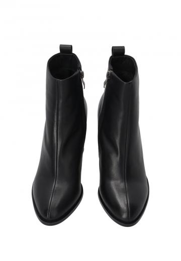 Полусапожки на высоком каблуке