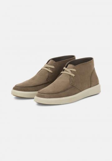 Ботинки на шнуровке