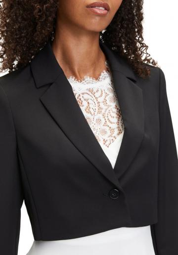 Короткий блейзер