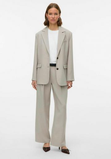 Короткое пальто