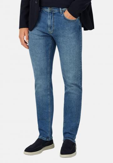 Прямые джинсы