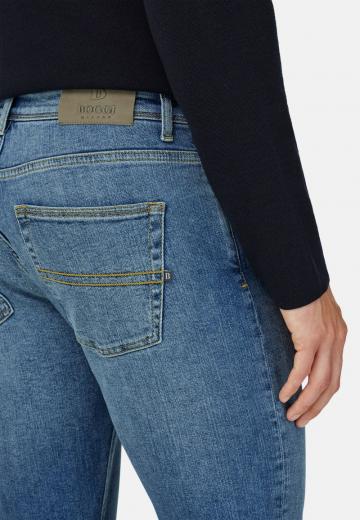 Прямые джинсы